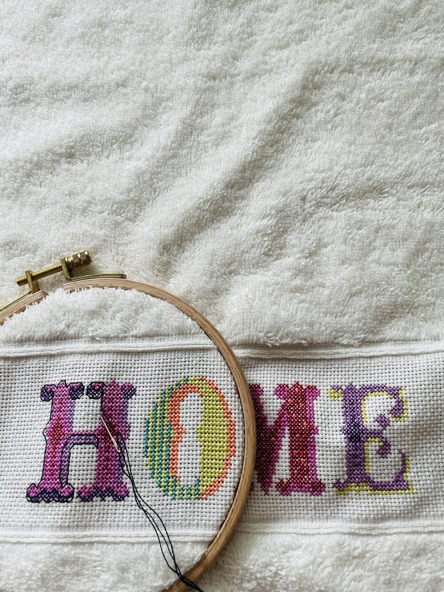 gogh_729's tweet photo. 🪡
day4
#home
#ricodesign
#刺繍
#crossstitch
#クロスステッチ
#stayhome
#embroidery
#자수를 놓다
2022年8月15日 https://t.co/AWl2NXqMfE