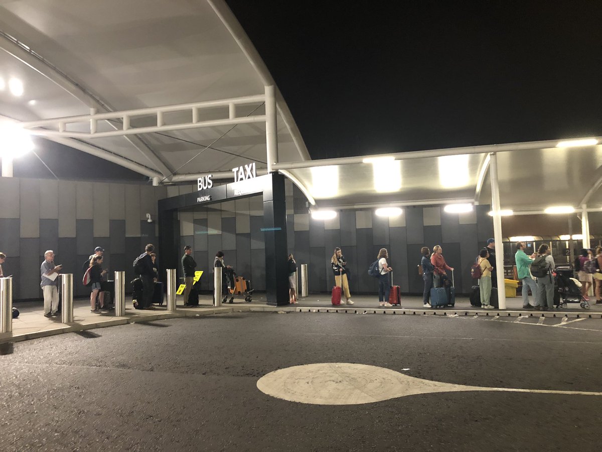 ChloeSLord's tweet photo. @EdiAirport please can you sort the taxi situation out https://t.co/CBRlNvXbZ6