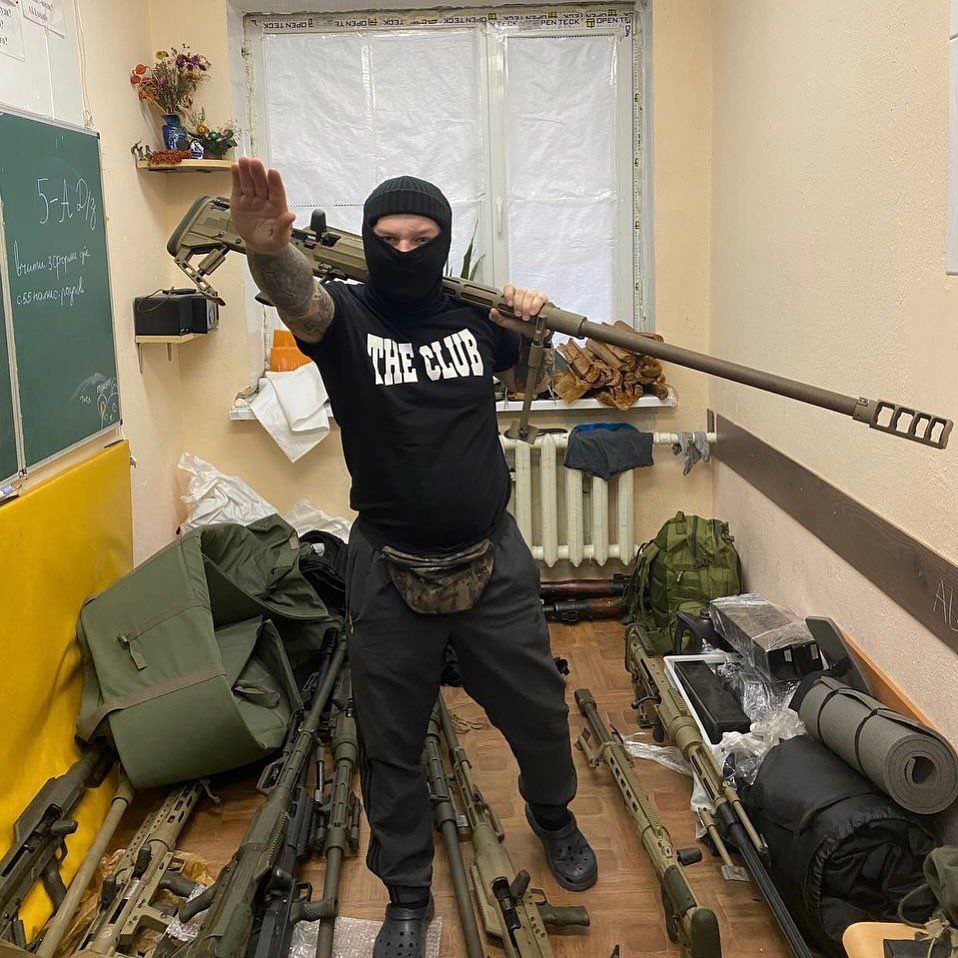 ArthurM40330824's tweet photo. #ukronazis are very proud again showing off theirs stockpile of weapons. As usual inside a school. https://t.co/EC3CGTof1z