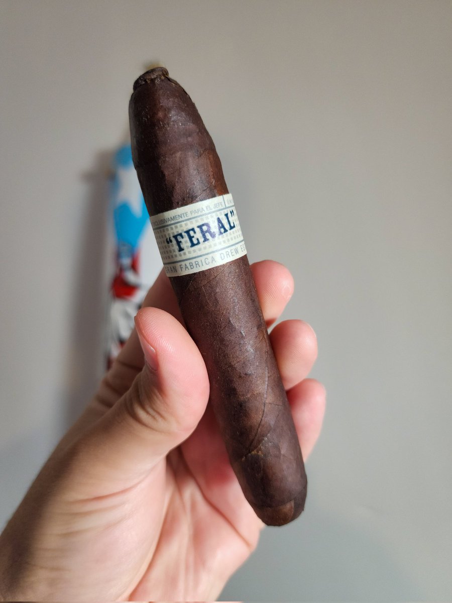 Cigarspodcast's tweet photo. My Sunday Night! @drewestatecigar
Feral - We don’t play games here!
#ShareTheGoodStuff #LoBuenoSeComparte #CigarsPodcast #DrewEstate #cigars #botl
@drewestatepedro @JonathanDrewArt https://t.co/Vj8bVJvOlZ