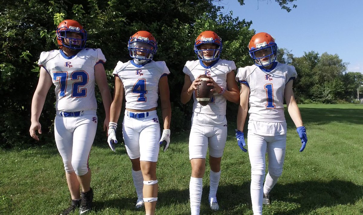Channel1450com's tweet photo. Pigskin Preview 2022: Riverton Hawks https://t.co/zhXOa0BeQc https://t.co/Di7T7duqMI