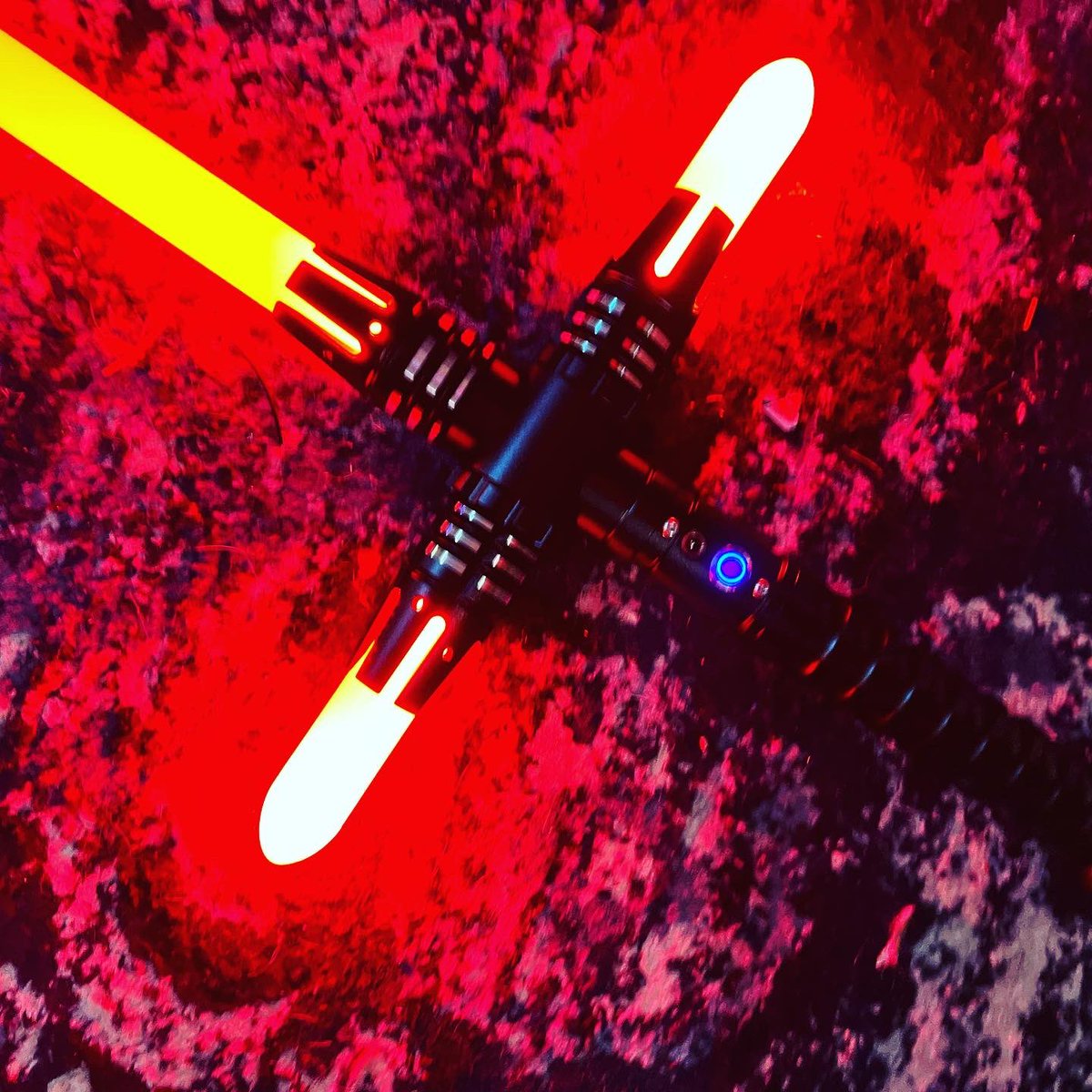 dxsaberz's tweet photo. ⚔️🔥THE SITH CROSSBLADE V2🔥⚔️

THE SITH CROSS BLADE HAS BEEN UPGRADED WITH BETTER SOUND FONTS, A BETTER BODY, BRIGHTER LEDS AND MORE!! 

SHIPS IN 24 HRS AND GET YOURS NOW PERFECT FOR ANY KYLO REN COSPLAY!! 

ONLY AT https://t.co/lVM66HTIDF!

#dxsabers #crossblade #crossguard https://t.co/hoZl5bCcrr
