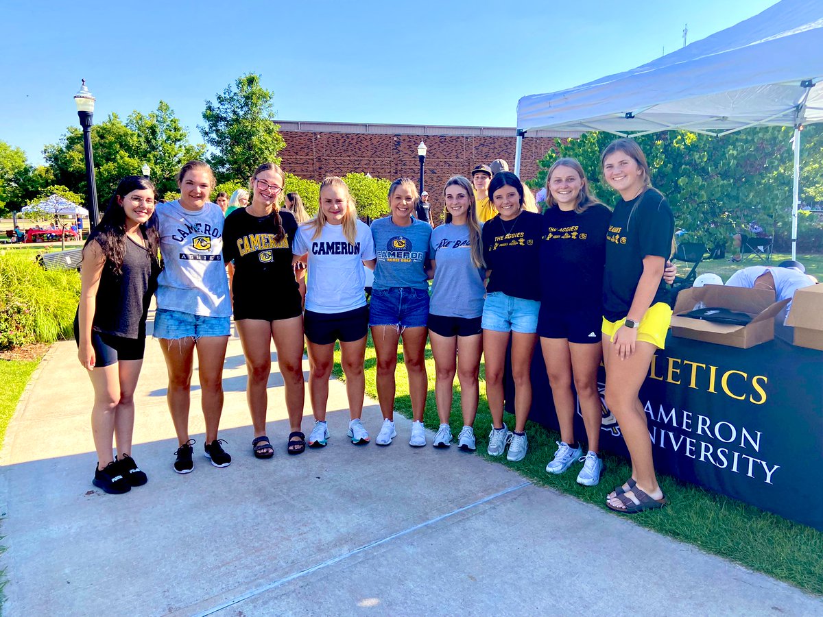 AggiesWGOLF's tweet photo. First team get together at the annual block party! Meet your 2022-2023 Women’s Golf Team! #backtheaxe https://t.co/g54g2uU8wq