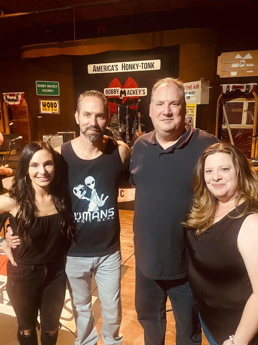 BeyondBeliefTX's tweet photo. Such a good time last night at Bobby Mackey’s Music World with @NickGroff_ @TessaGroff - much love guys!! https://t.co/ZN8Fwo8Imw