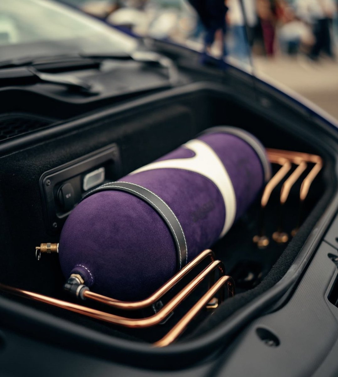 Something about purple just works so well on a Lamborghini and @h.kid.y.69’s Huracan has the frunk setup to match. 💜 📸 @s420nb #AccuAir #eLevel #Bagged #BaggedLambo #Lamborghini #Huracan #Supercar #Exotic #Slammed #Stancenation #AirRide