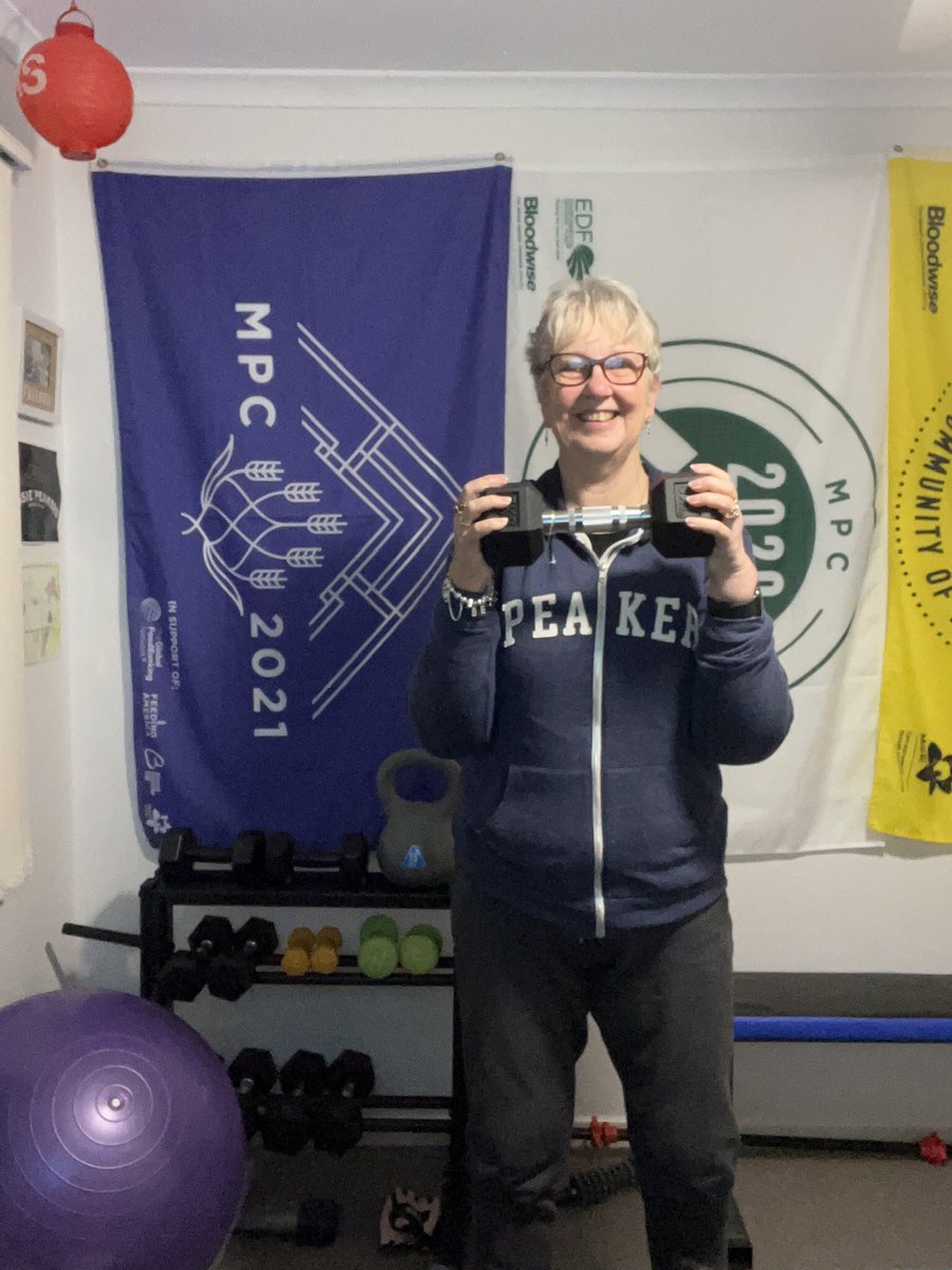 lesley210756's tweet photo. Never miss a Monday! Month 8 started this morning and I think Session 1 should be named Squats Day π₯΅π₯΅ got it done despite all the squats ππ plus a walk with Boofy seeing more Rainbow Lorikeets during our walk. #MPC2022 #aussiepeakers #nevermissamonday #squatsday #fitat66 https://t.co/fIEJ1WRuLw