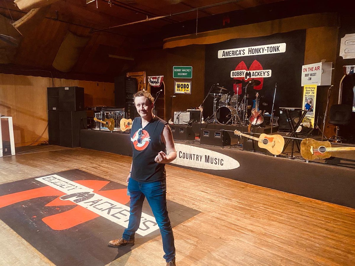 BeyondBeliefTX's tweet photo. The @Gcrew_g event was awesome, miss ya already buddy @ChadLindberg - the laughing and hang out last night was so needed.  Good times, see you soon again!! https://t.co/XwnJ06w5Ft