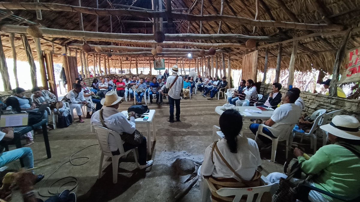 IvanLuquezM's tweet photo. Buena conversa con nuestra gente en Chemesquemena. #SGPK https://t.co/TDyod9RW6p