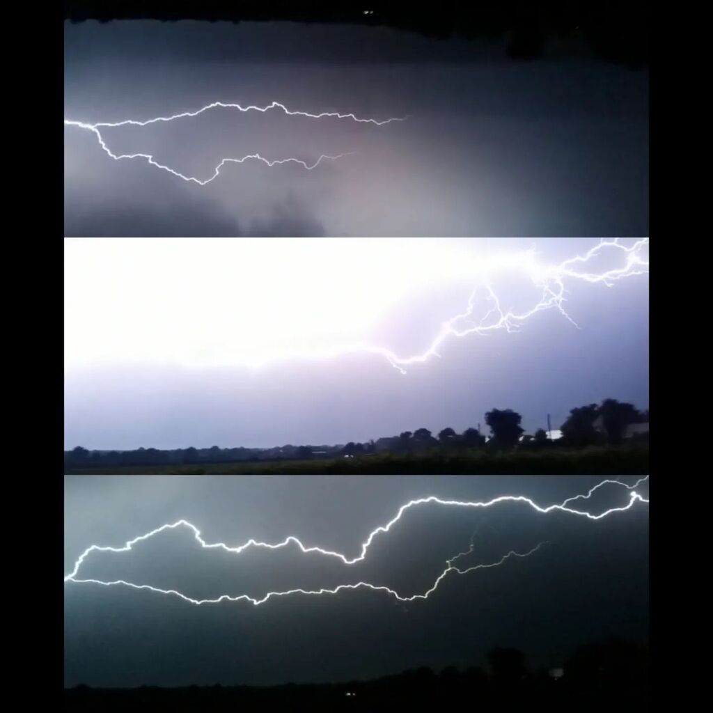 Lightening show #thunderstorm #tpic instagr.am/p/ChQfW5aKStB/