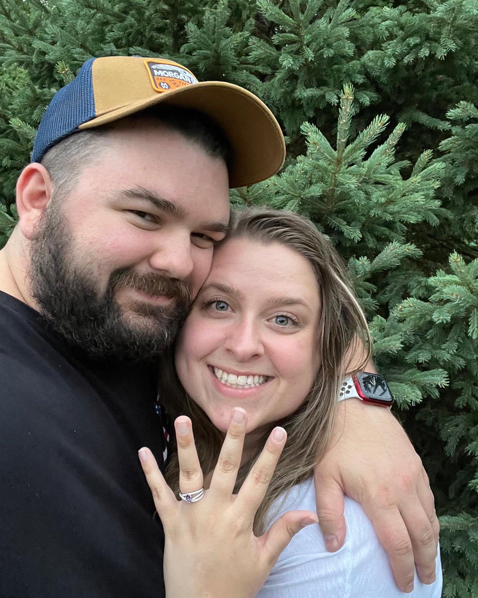 madelinexbrook's tweet photo. @Death2Gary &amp; I are engaged! 💜 https://t.co/mm9m9CKDl1
