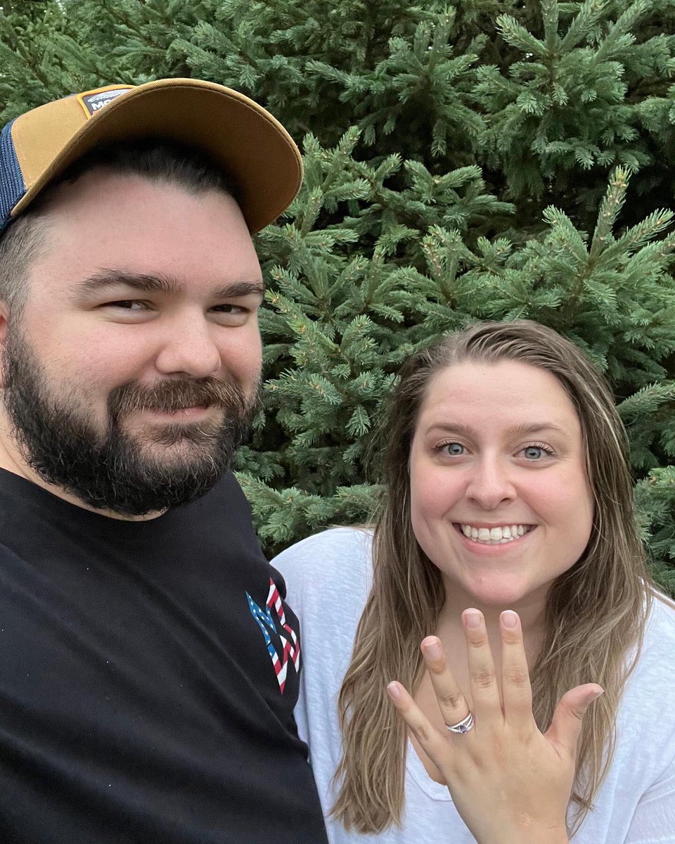 madelinexbrook's tweet photo. @Death2Gary &amp; I are engaged! 💜 https://t.co/mm9m9CKDl1