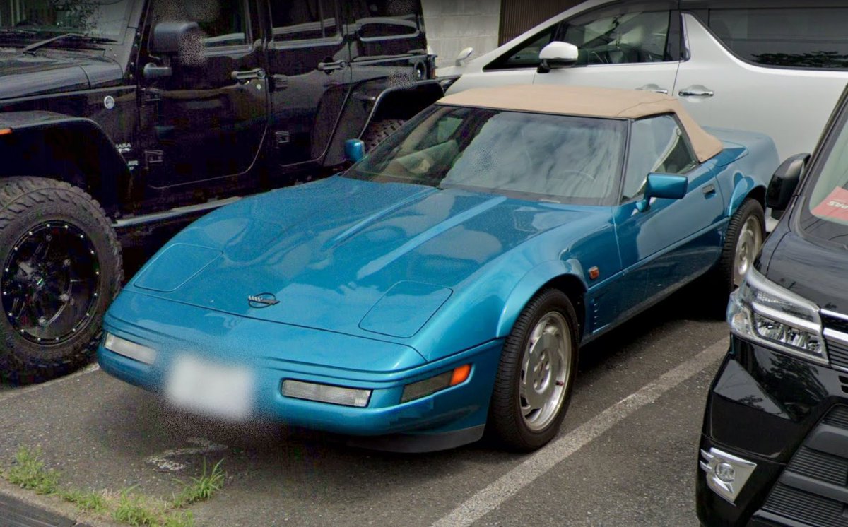 Cars_SV's tweet photo. I love exploring the streets of Tokyo, Japan because you just never know what you're gonna find. In this case, a lovely Bright Acqua Metallic Corvette C4 Convertible, complete with a tan top. Very classy spec
May 2021 #SV_Classics #SV_Colors https://t.co/cShpUNkLbN