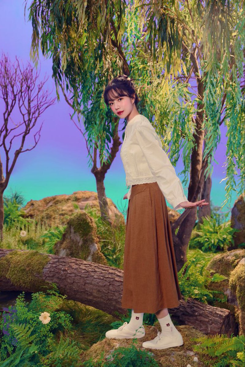 JoYuriBR's tweet photo. 📸 #FOTO | 14.08.22 -  Confira o photoshot da YURI em colaboração com o universe: (1/4)

#JOYURI #조유리 #チョユリ@JOYURI_offcl https://t.co/2wLFSyALCe