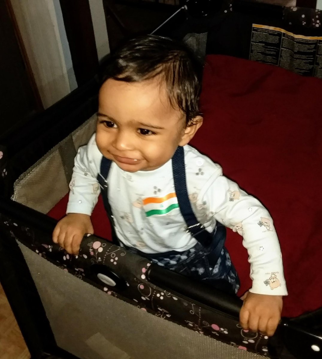 super_daddy_31's tweet image. My son all cheerful on #IndependenceDay on 15th August 2018. Since then I've never celebrated this day with him. The greatest gift I wanted to give my son are the roots of responsibility &amp;amp; the wings of independence. My son needs my presence. Stop #ParentalAlienation
