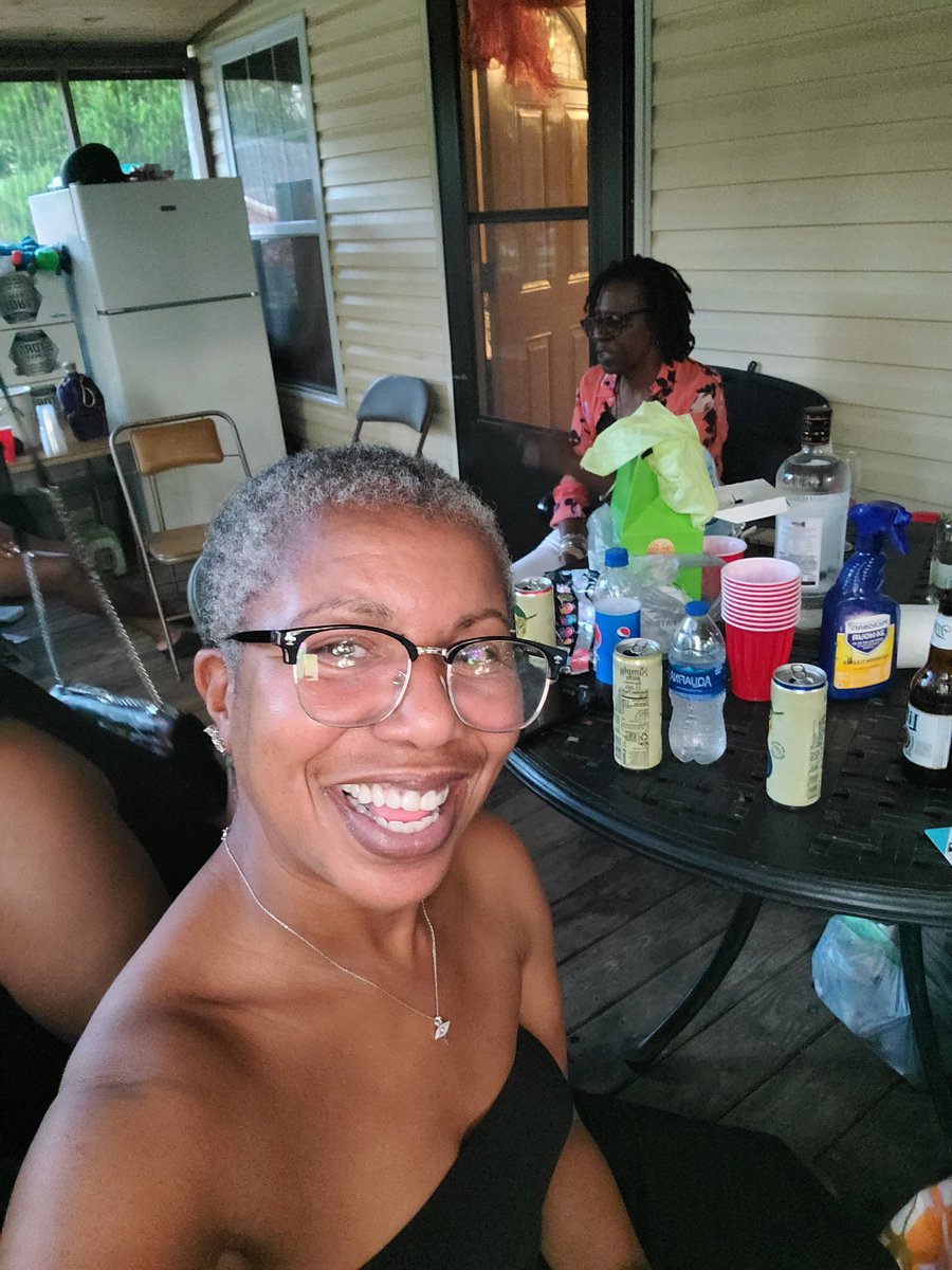 niknup21's tweet photo. From She-shedding to Porchin'!! We are celebrating this beautiful Queen!!
#SOUTHERNSHIT https://t.co/BBMUT2Yjzu