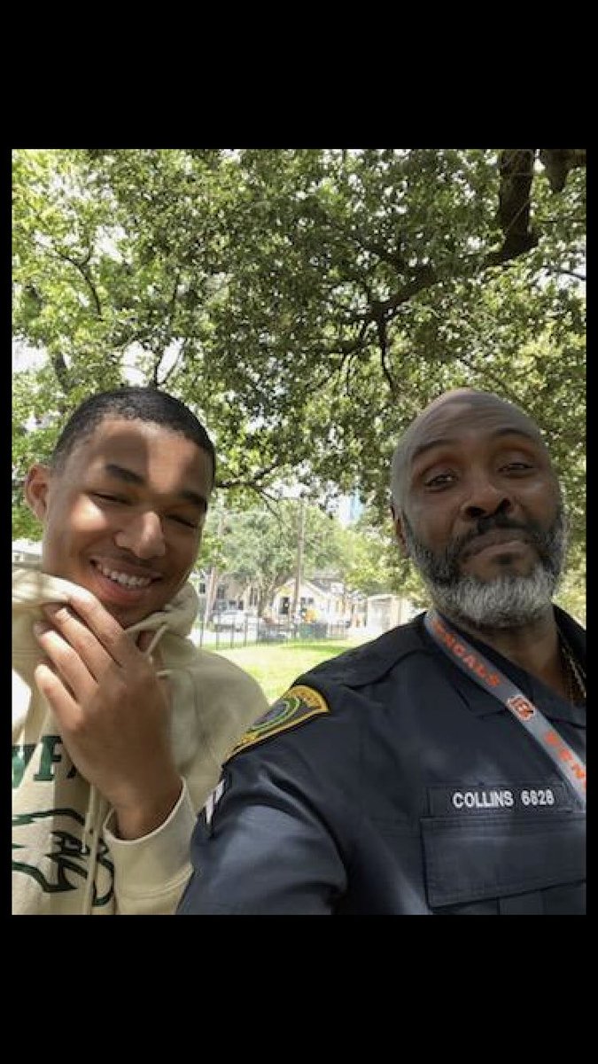 RaulCollins16's tweet photo. Shoutout to Mamma TikTok @Mr_Officer713 Sgt’s Rylander and Love who came out to Mrs Parker’s Backpack giveaway! @paulwall @GhpalG and @GHPals_Ofc_trip were there too spreading #RelationalPolicing @houstonpolice for #OneSafeHouston #StayLit🔥 #aKDog https://t.co/FRKYSCkwGs