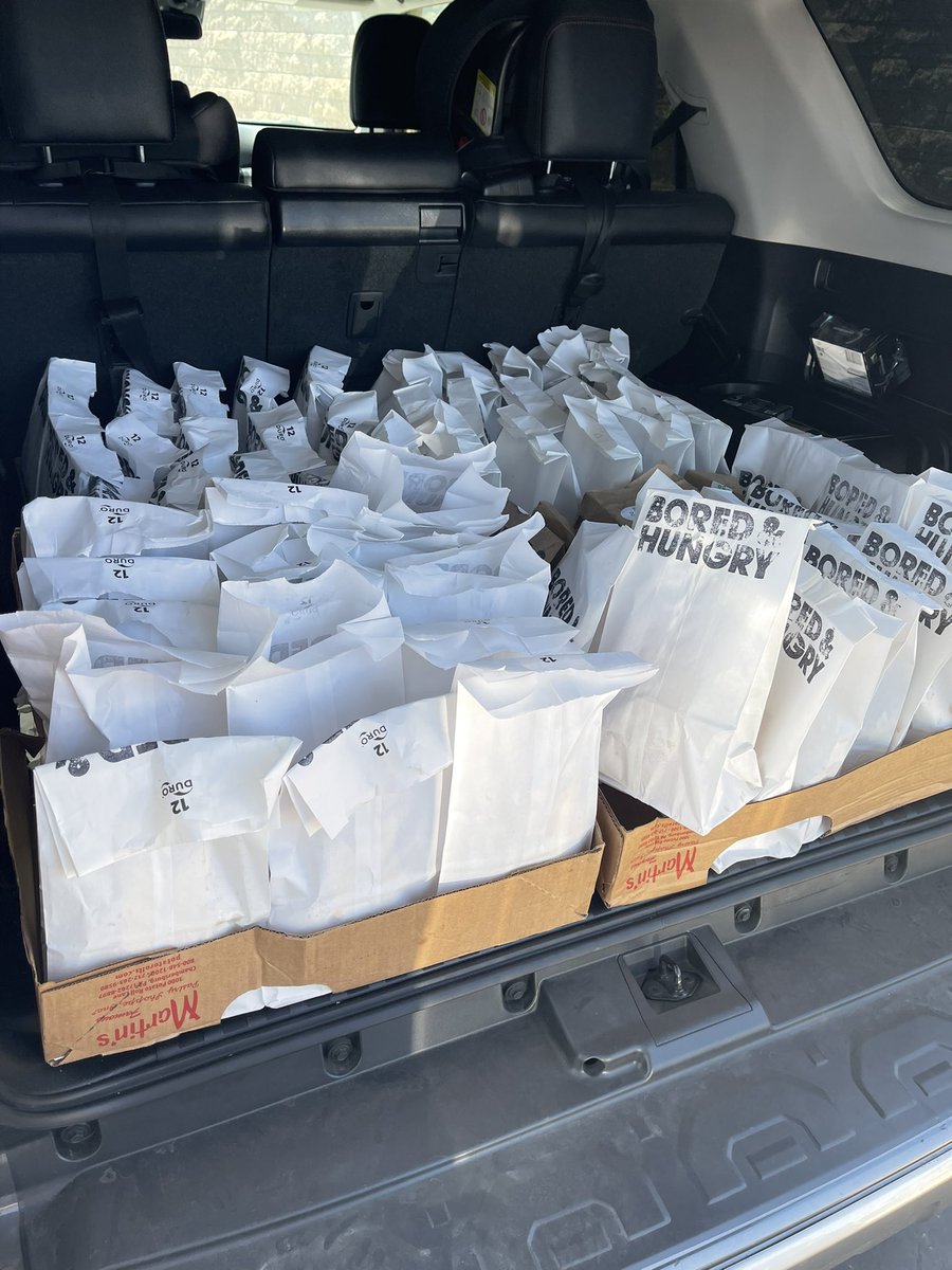 thekevinseo's tweet photo. Guess people realizing we have the serve the best Burger in America @trillburgers 🍔 Whose slamming down @BorednHungry burgers today? #howmanycombos https://t.co/9fElNeQyff