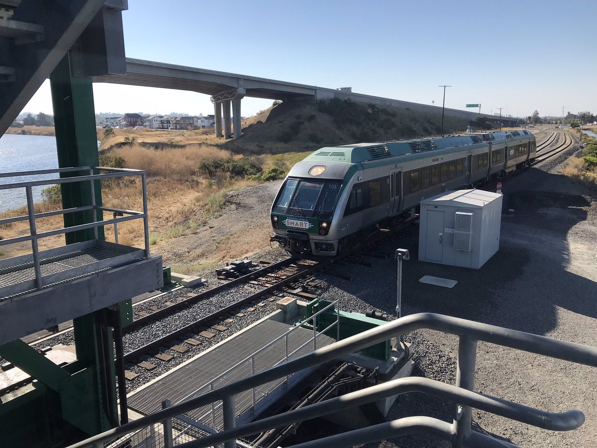 The @SMARTtrain <a href="/SFGiants/">SFGiants</a> train southbound about to cross Haystack Bridge.
