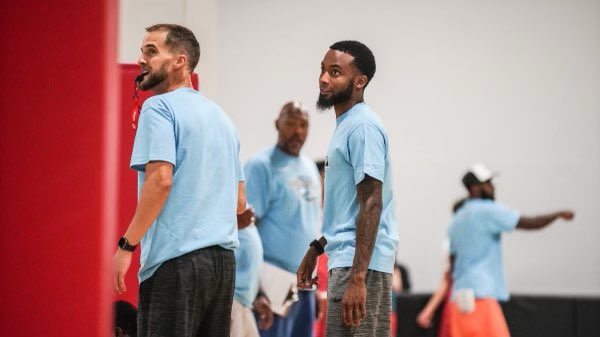 PapaBrum's tweet photo. Summertime grind officially over 👌 Larry Hughes Elite Camp https://t.co/nZufvvsS1f