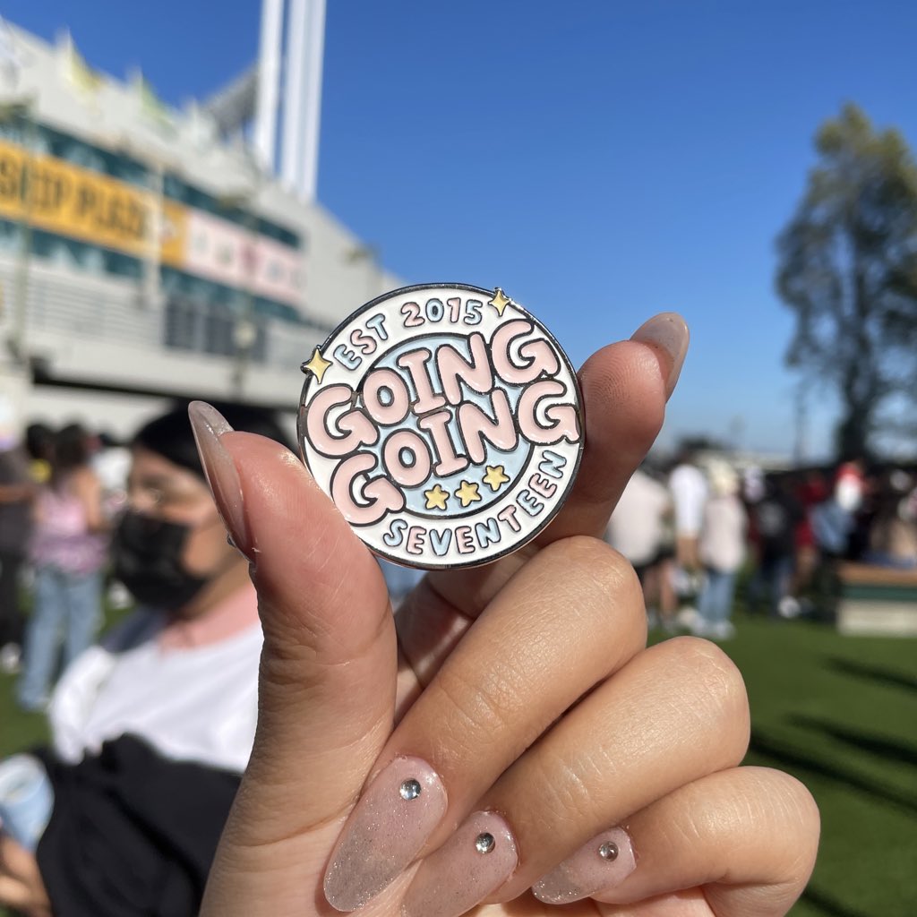 selling some of my svt going going pins at the venue! i have around 10 left

♡ $5 each (cash, venmo, paypal OK)

if you miss out, i'll also be selling at LA or you can purchase it online!
♡ ujiverse.bigcartel.com

#SEVENTEEN #세븐틴
#SEVENTEENinOAKLAND
#BETHESUNinOAKLAND