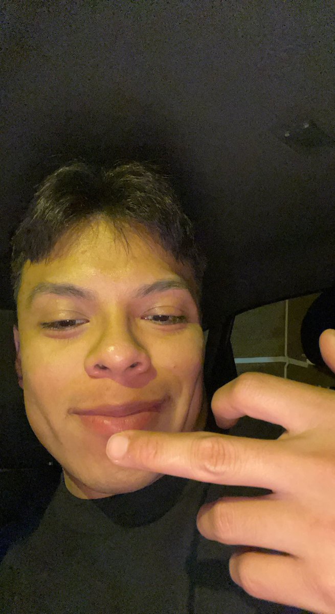 JhonathanCJose's tweet photo. Fuck luv.

 #LeagueOfTheirOwn https://t.co/rVxl0iSFKI