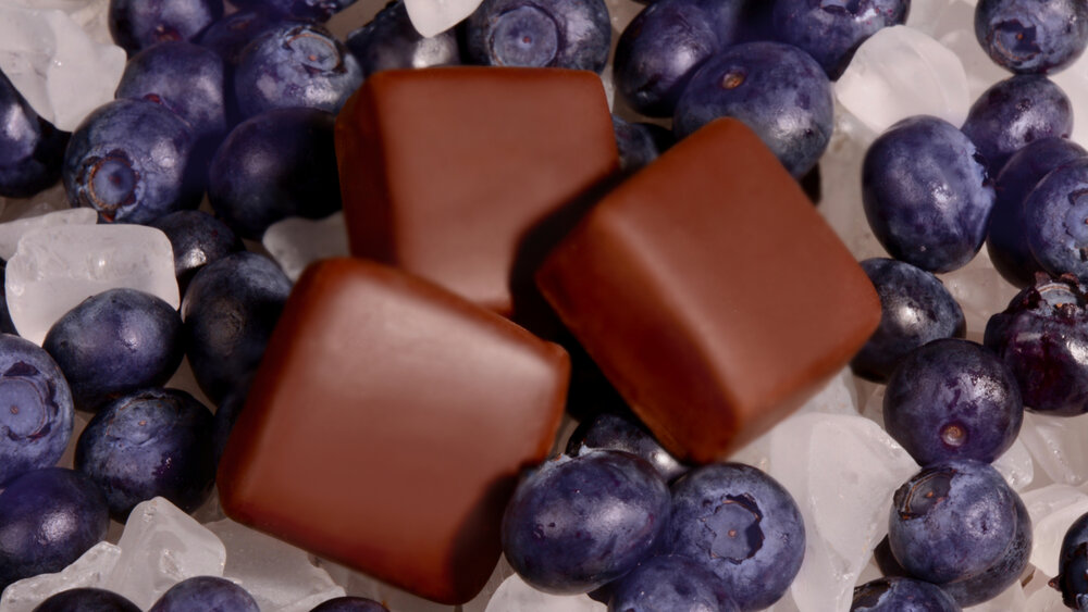 sweetvegannyc's tweet photo. Blueberry Bliss 💙

Found in our Winter Wonders subscription box!

The taste of fresh picked blueberries will excite your taste buds as the flavor of chocolate and berries meld together and leave you wanting more. https://t.co/oQnG4I8E0r