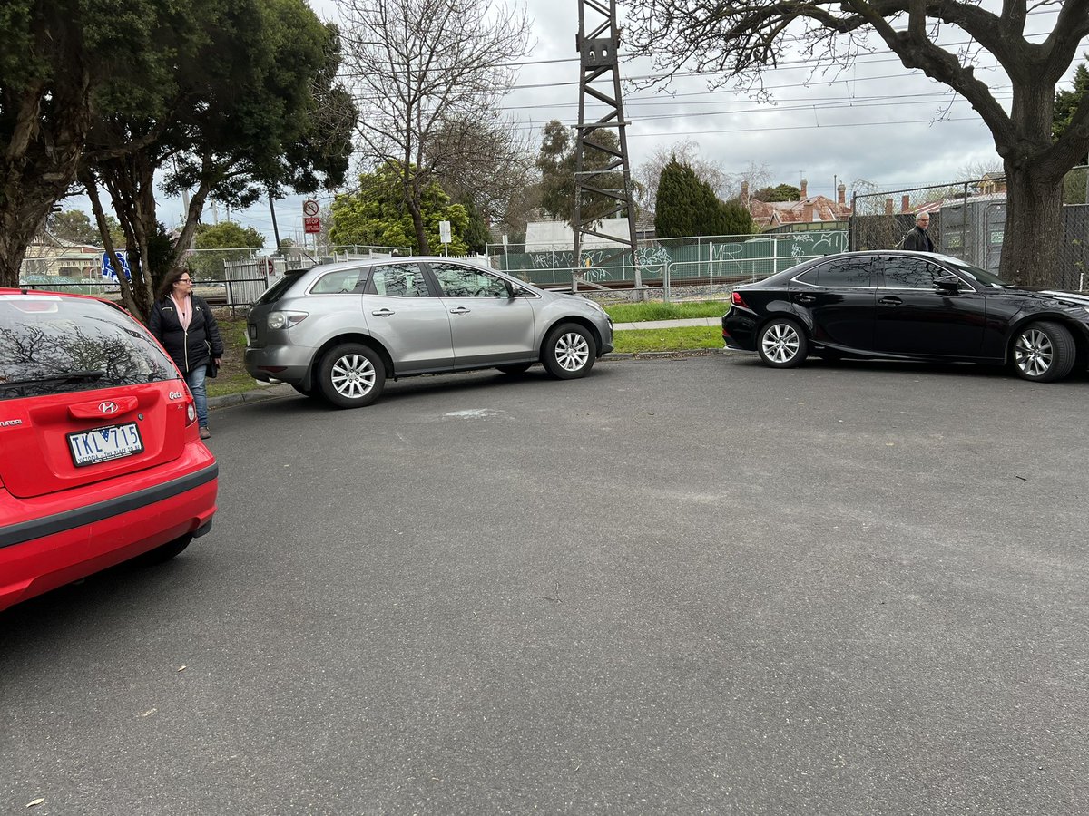 chloebloem's tweet photo. @MonashCouncil What’s it going to take to get you guys to act? When I be able to use my off street parking and know I won’t find someone parked over my driveway? When will you act on the boat parked in a 2H space since MARCH that takes up 2 car spaces? Cc: @CrStuartJames https://t.co/nULO942JYd