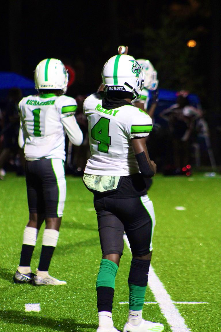 L_McCray21's tweet image. under the lights🎇