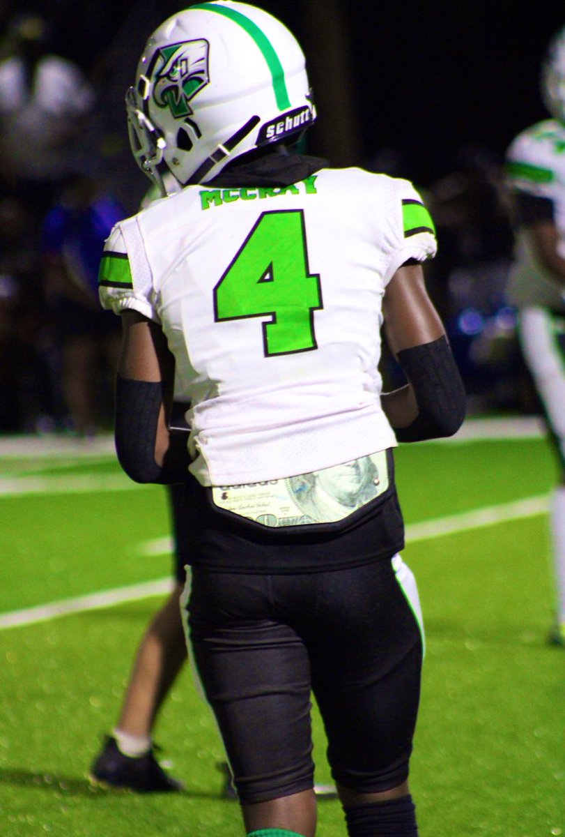 L_McCray21's tweet image. under the lights🎇