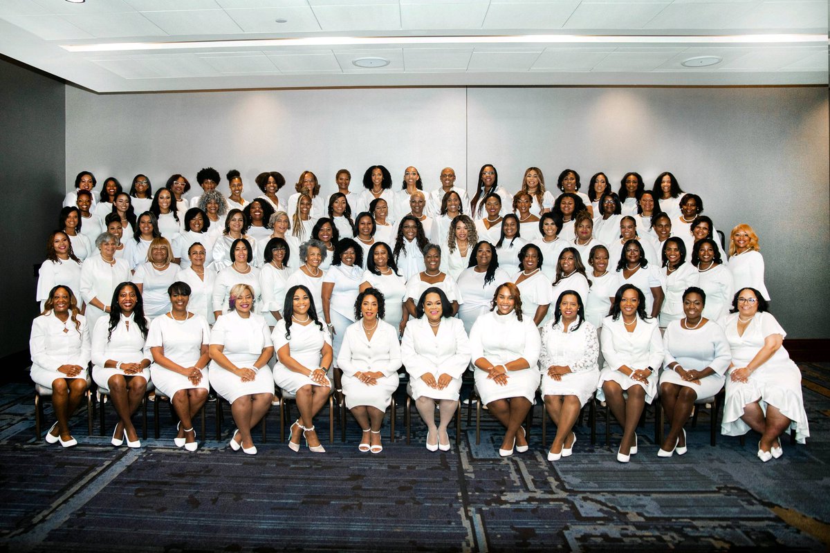 SouthCentralAKA's tweet photo. Here we grow again! South Central, welcome the newest graduate chapter to be chartered in our region,  Alpha Beta Phi Omega.  Welcome sisters! #AKA1908 #SoaringwithAKA #WeAreSouthCentral #WeAreAlphaKappaAlpha #AlphaBetaPhiOmegaAKAs https://t.co/MpnCkf9yVv