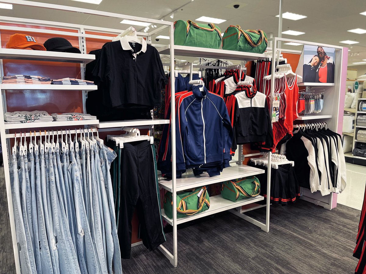 Hometown Heroes set and ready for our BTS/C guests here at T1863!! Amazing collaboration with VM &amp; team! #vm #visualmerchandising #Target #FamilyGateway PT1