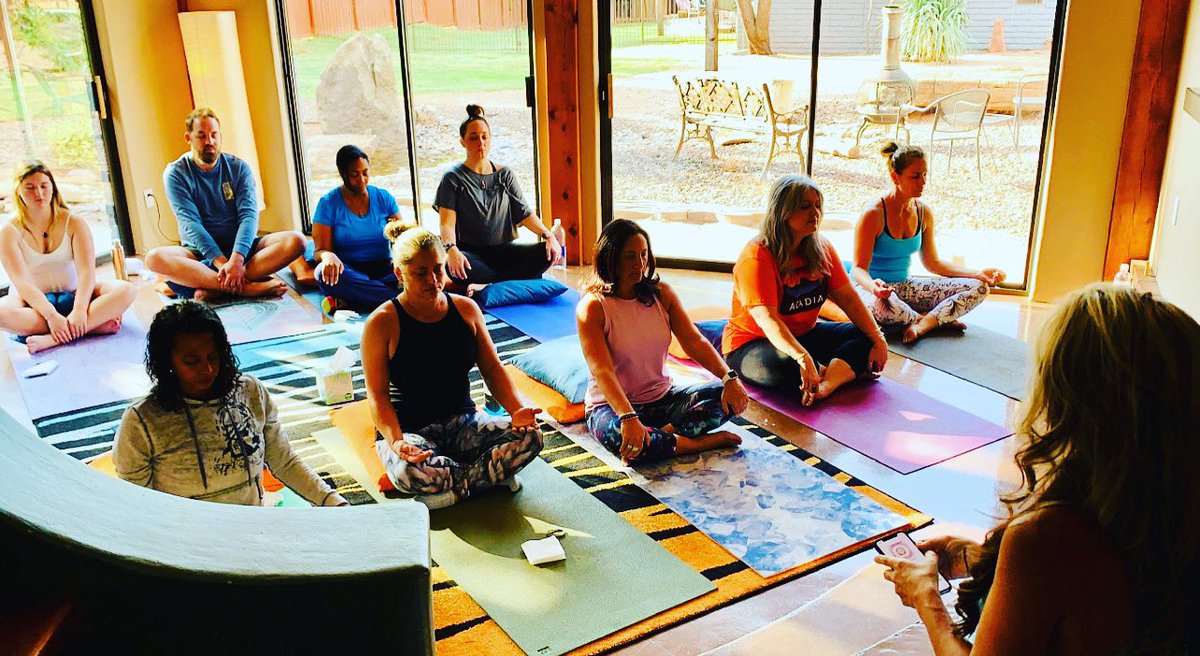 DivineHeals's tweet photo. What are you Doing for yourself in 2023!!
Invest in YOU!   https://t.co/2mmFgYDyi1 #retreat #Growth #SpiritualAwakening #sedona #transformation https://t.co/JkWtYbizAf