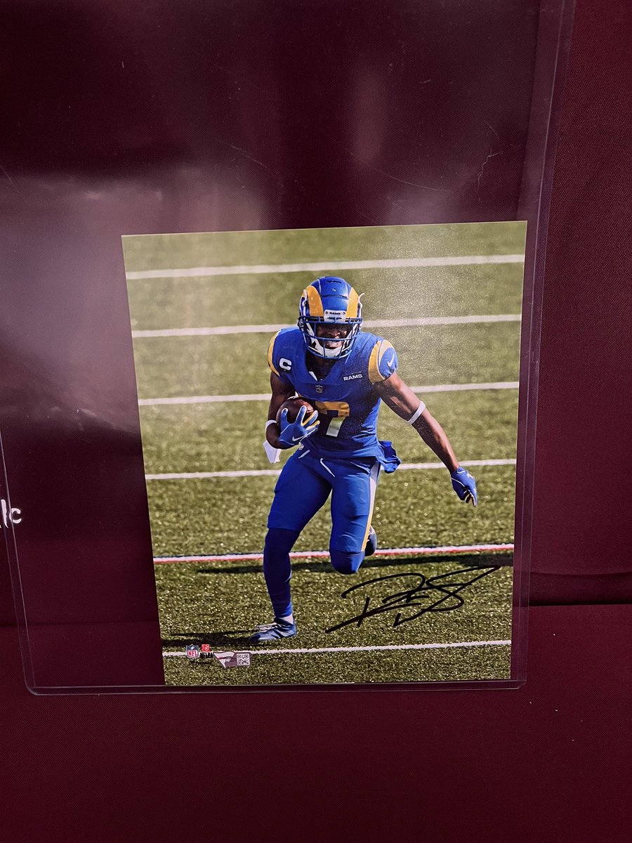 StakeTheBreak's tweet photo. Congrats Katie K on the autographed photo signed by the super bowl champ…..@robertwoods !!!! https://t.co/DwKK5jAeZW