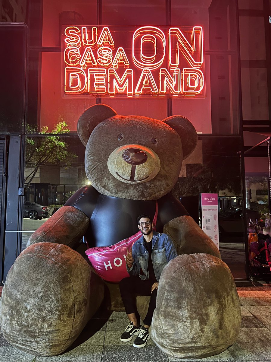 oficialmussi's tweet photo. Meu novo amigo🐻 https://t.co/f8DlyV2mF6
