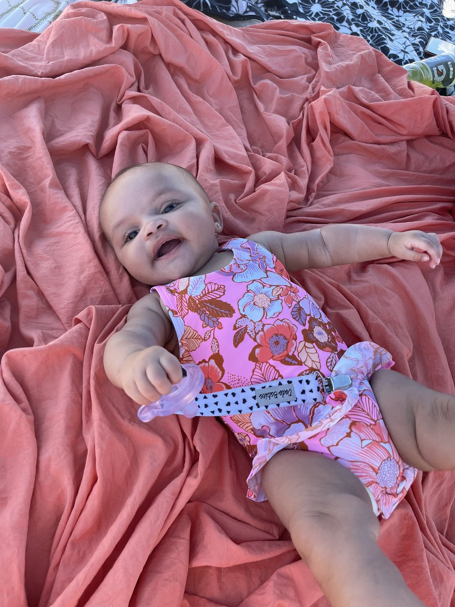 ginamariie__'s tweet photo. Serenity did soooo good at the beach today 🥹💗 #firstbeachtrip https://t.co/46Cbs1Z3cz