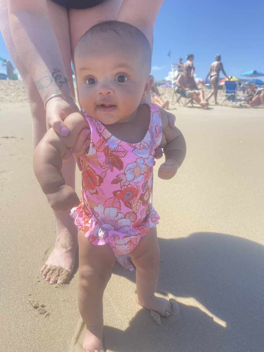 ginamariie__'s tweet photo. Serenity did soooo good at the beach today 🥹💗 #firstbeachtrip https://t.co/46Cbs1Z3cz