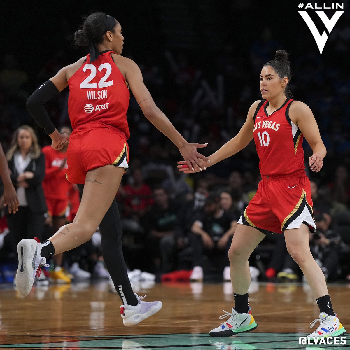 LVAces's tweet photo. First teammates in @WNBA history to score 700+ points in the same season.

@Kelseyplum10 🤜🤛 @_ajawilson22 https://t.co/NOaVxOS2yp