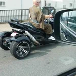 交通が不便な結果がこれか？奈良で見かけたお坊さんの衝撃的な移動手段!