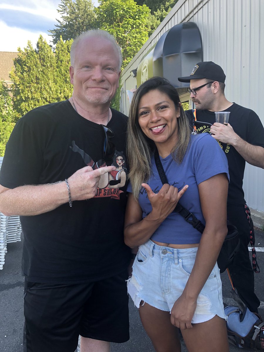 Chris_Moertl73's tweet photo. So great catching up with @ReelCatchAV today at the @Blitzkrieg_Pro #BeerBash
Very much appreciated getting her @LWMaine cards signed!
#ReelCatch
#WrestlingTradingCards https://t.co/yx0L0vAbQG