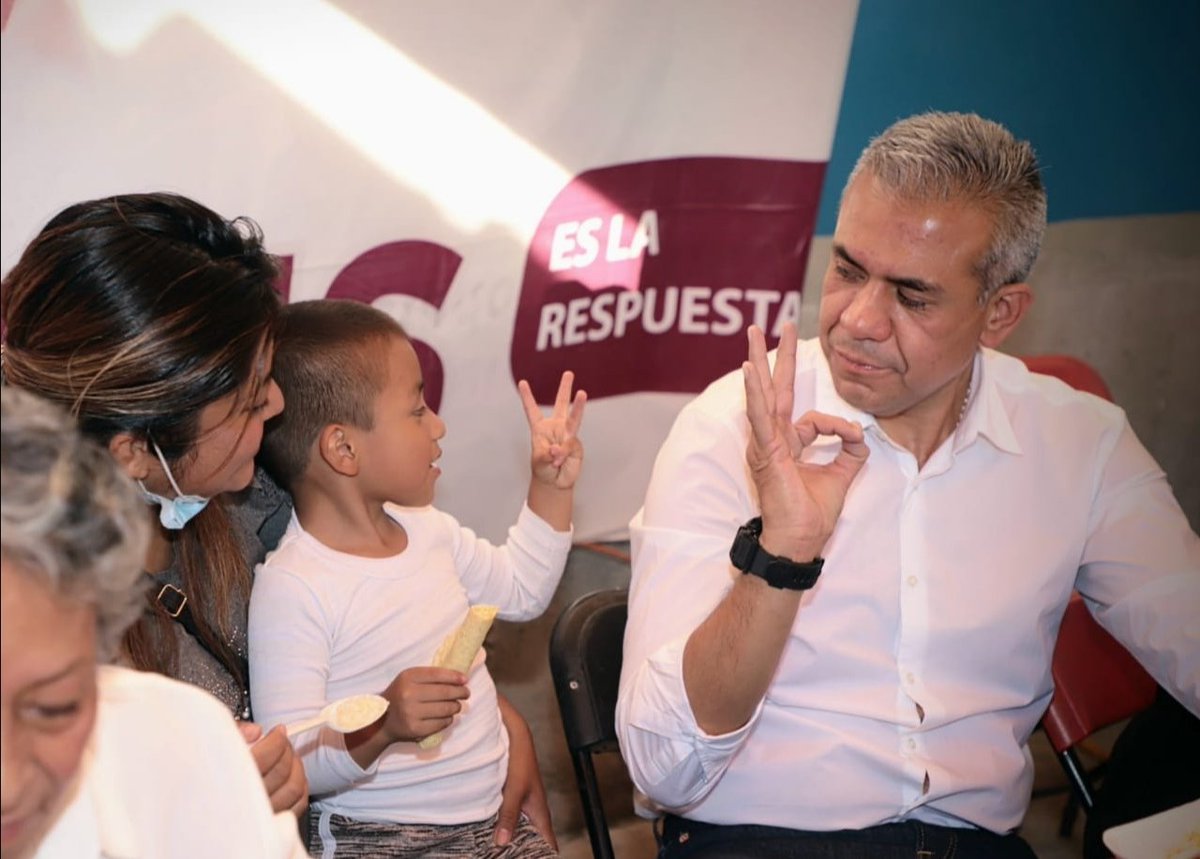 FerVilchisMx's tweet photo. "Amor con amor se paga", por eso, me llevo en el alma todo su apoyo, confianza y cariño. Juntos, nuestro @PartidoMorenaMx se fortalece. Con #UnidadYMovilización, la #4T será una realidad en el #EstadoDeMéxico. ✌️😉
#ParaDefenderLa4T
@delfinagomeza https://t.co/AQvlntGH0q