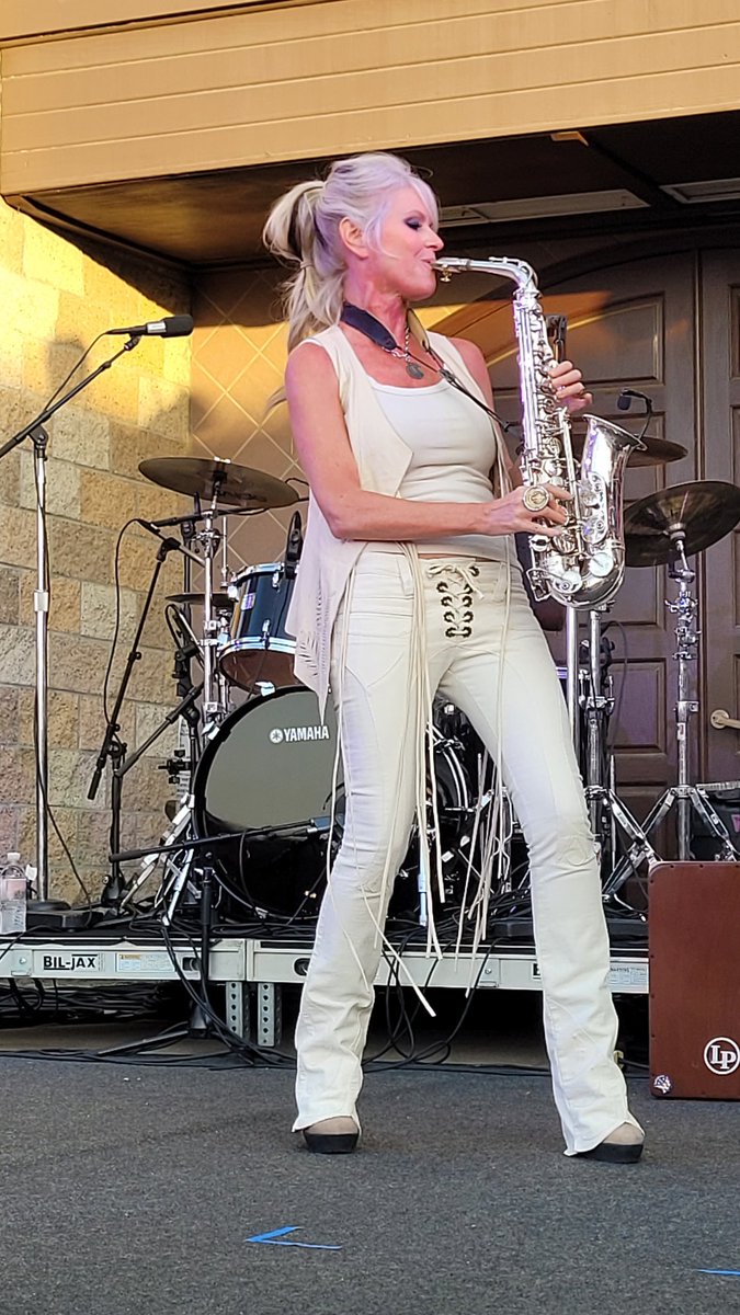 WallstreetSax's tweet photo. @MindiAbair Another amazing performance at the Thornton Winery! My wife and I were dissapointed that we couldn't see you for our Mindiworld "Meet and Greet". When we called Phil he said that you were eating dinner. So we told him not to disturb you and we would see you next time. https://t.co/61jGnkd6Hj