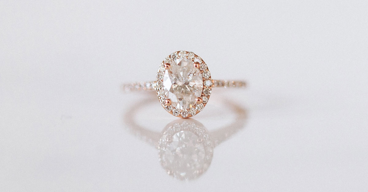 forthisevent's tweet image. The complete guide to oval cut diamond types. #forthisevent #engagementrings ow.ly/SoO850KjecC