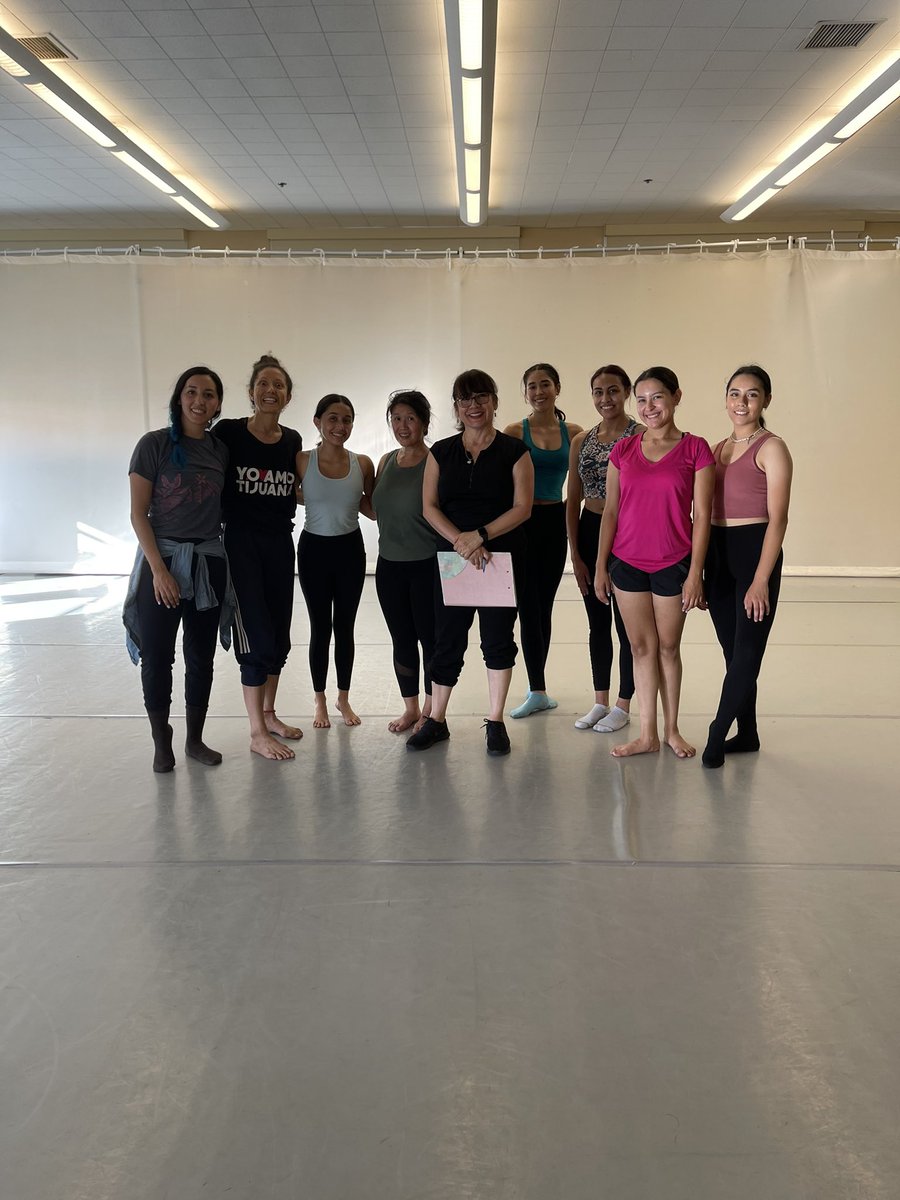 MtapiaDanza's tweet photo. Ensayo #1 - Rehearsal #1
San Diego Dance Place- Light Box 
Trolley Dances 2022 

Con excelente equipo 🌞 excellent dancers. 
#trolleydances #cultura #culture #dance #danza #sandiegotijuana https://t.co/MsvpvJ4TwD