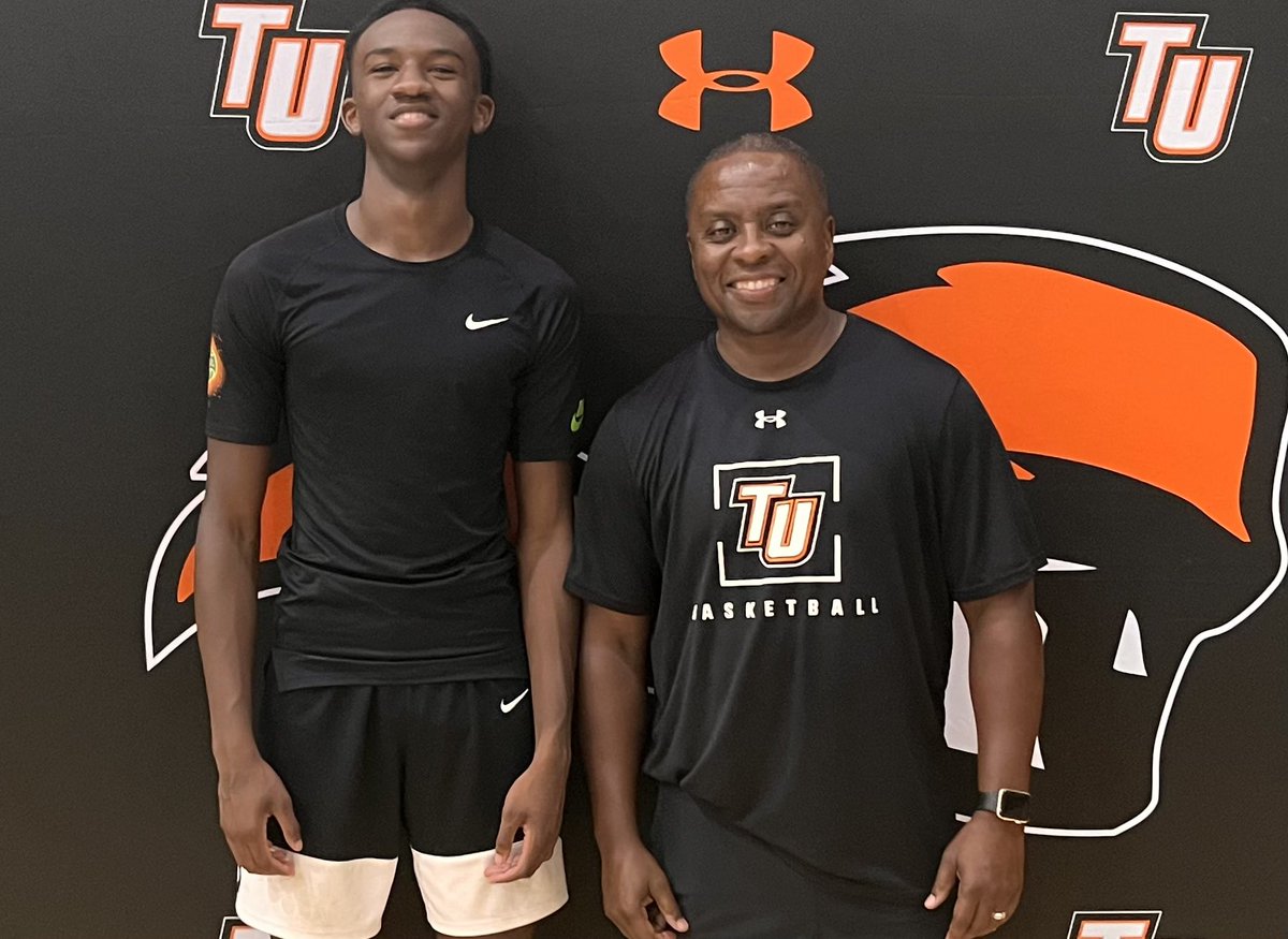 JnyneB's tweet photo. Tusculum Elite Camp @TusculumMBB Determined, Focused and Stay Ready!!๐ @Dylan_JBernard Dynamic Warm-Up, Skills Evaluation and Competitive 5v5 Games lead by @CoachJTBurton #programhistory @Tusculum_Univ @RedHawksFlight @coachpt91 @stewartscreekhs @SATXrecruiting https://t.co/NSEAUBvBKk