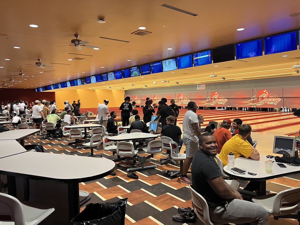 We used our Recovery Day to do some team bonding. 🦁 🎳