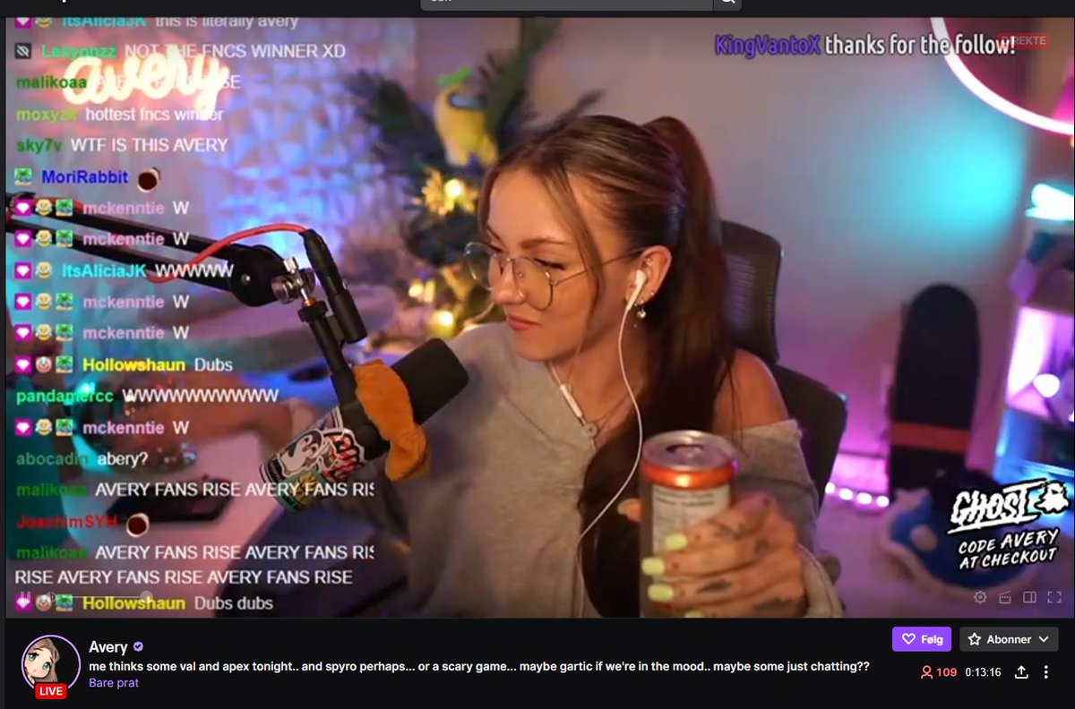 Lexyonzz's tweet image. is this Avery???