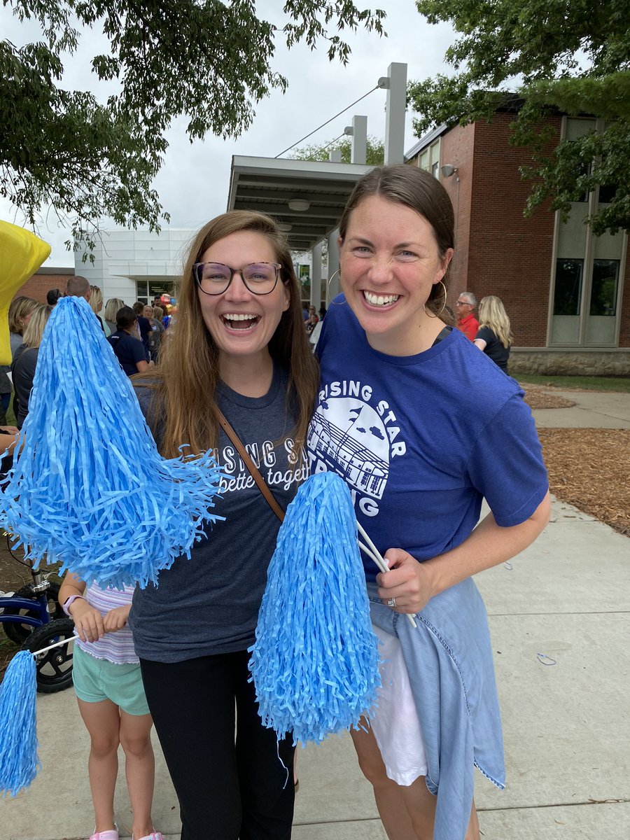 MrsRush_5's tweet photo. First week of year 10 in the books. I am so excited to join the @RStar512 community and this amazing team! @jg_risinger @kcbornheimer @missgrodzicki @KatySeibold https://t.co/k69u8COkIV