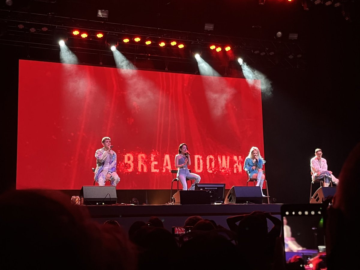 cloyoongi's tweet photo. my favorite concert EVER. the energy, the crowd, their love for us. NUMBER ONE CITY IN THEIR LOUDMETER !!!!!! 

#For_KARD 
#KardInAtlanta
@KARD_Official https://t.co/UD0dVTrU29