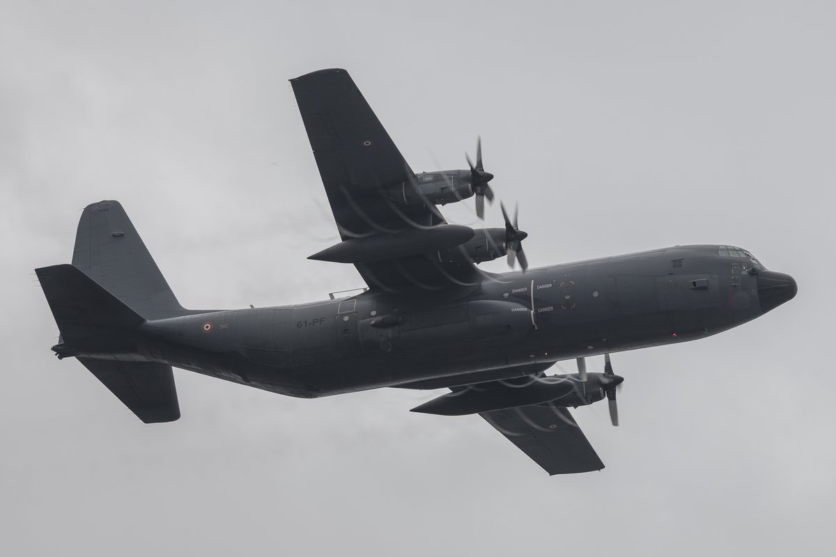 Golf9Photos's tweet photo. C-130H-30 5144/61-PF ET02.061 French AF
#AvGeek #c130 #france #faf #ctm1408 #yokota #UNSOFA #aviation #aviationphotography https://t.co/y4h4ZmUuau
