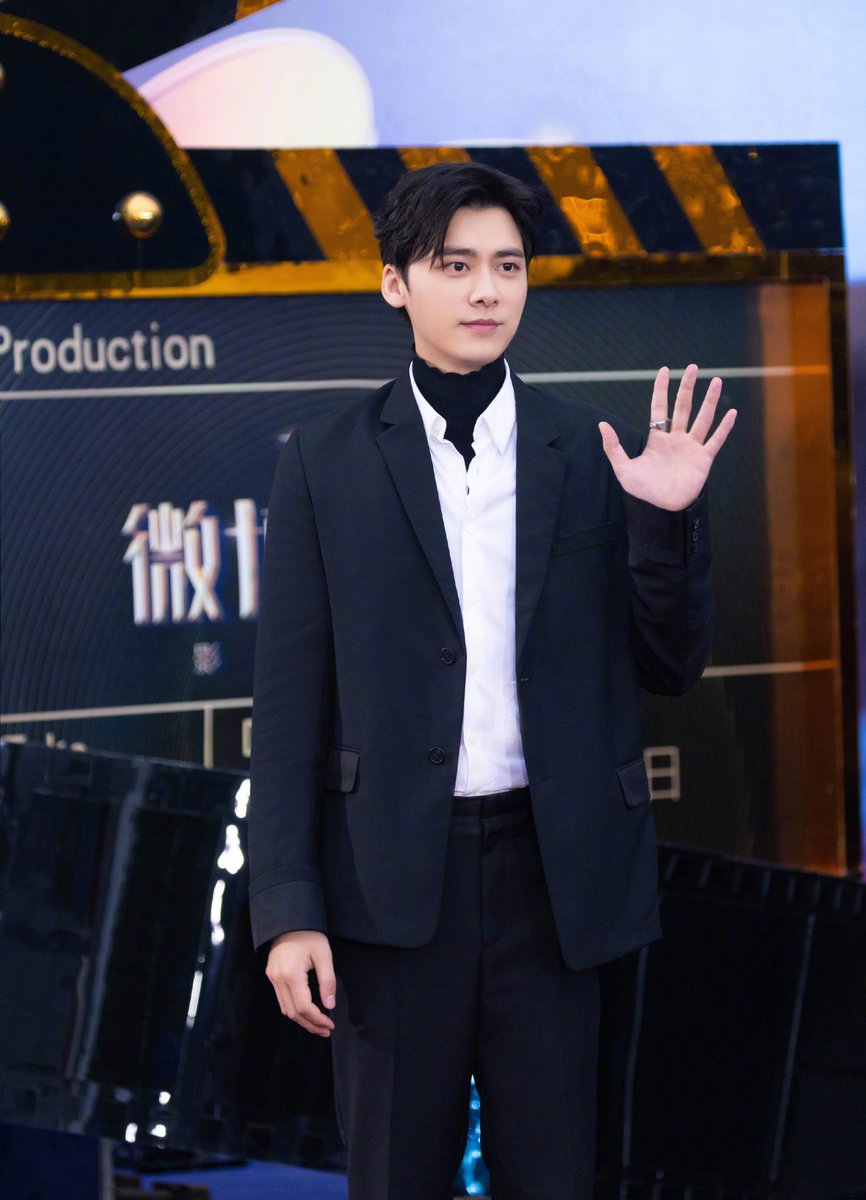 lyfyifenglee's tweet photo. 2022.08.14 #LiYiFeng studio📍壹峰信 weibo update!🏆(1/2)

"เจอกันใหม่ปีหน้า"

#หลี่อี้เฟิง #李易峰 https://t.co/bPNpYaPDTI